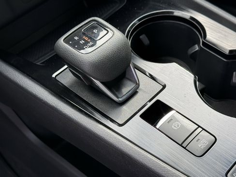 Used 2021 Nissan Rogue SV image 24