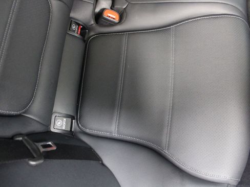 Used 2023 Mercedes-Benz C 300 Sedan image 24