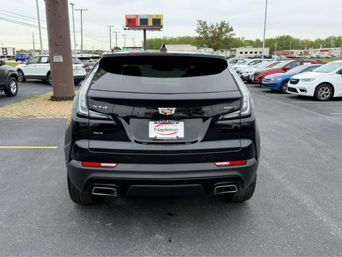 Used 2022 Cadillac XT4 Sport w/ Comfort Package AWD/4WD image 6