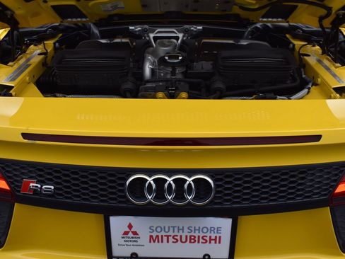 Used 2017 Audi R8 V10 w/ Carbon Exterior Package AWD/4WD image 16