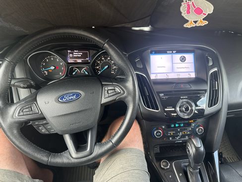 Used 2017 Ford Focus Titanium FWD image 15