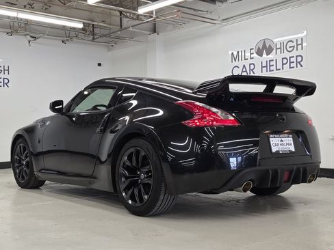 Used 2017 Nissan 370Z Coupe RWD image 12