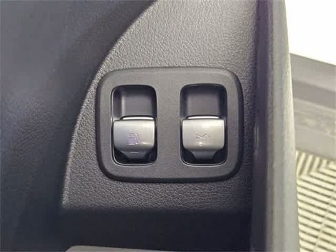 Certified 2025 Mercedes-Benz GLC 350e 4MATIC image 40