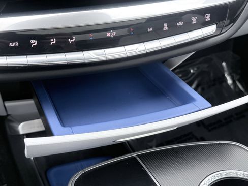 Used 2024 Cadillac Lyriq Luxury image 65