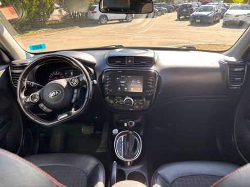 Used 2019 Kia Soul ! FWD image 13