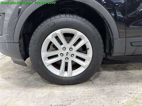 Used 2017 Ford Explorer 4WD w/ Class II Trailer Tow Package image 16