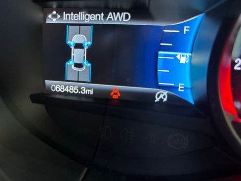 Used 2020 Ford Edge ST image 22