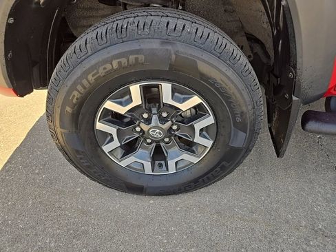 Used 2022 Toyota Tacoma TRD Sport AWD/4WD image 36