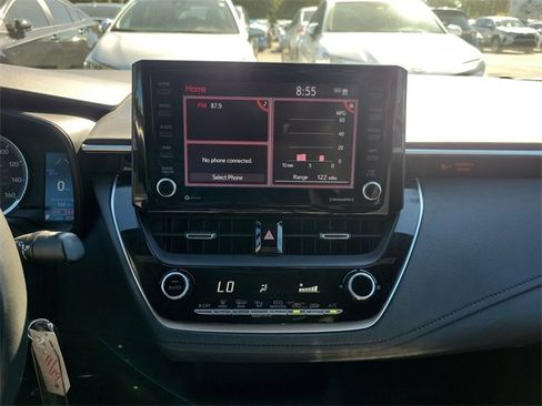 Used 2022 Toyota Corolla SE image 18