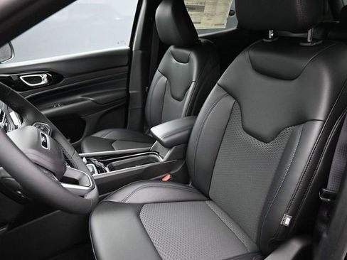 New 2026 Jeep Compass Latitude AWD/4WD image 13