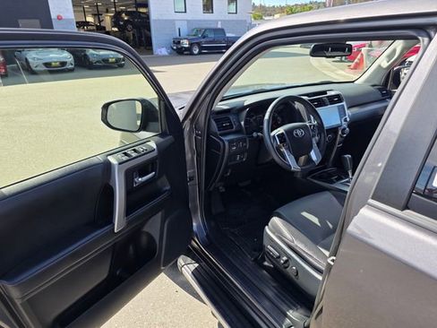 Used 2022 Toyota 4Runner SR5 Premium w/ Moonroof Package image 38
