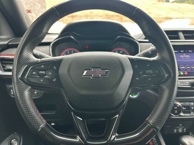 Used 2023 Chevrolet TrailBlazer RS w/ Sun and Liftgate Package FWD image 27