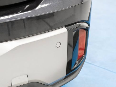 Used 2025 Kia Telluride LX FWD image 8