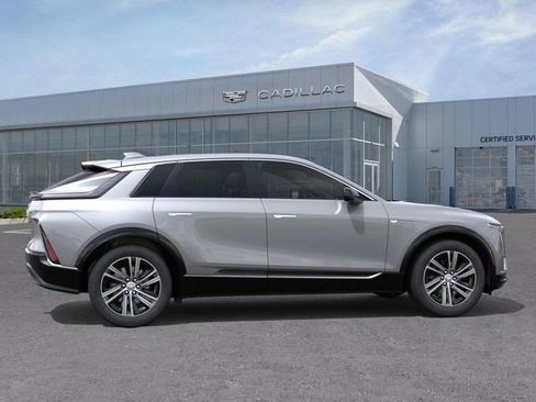 New 2025 Cadillac Lyriq Luxury RWD image 5
