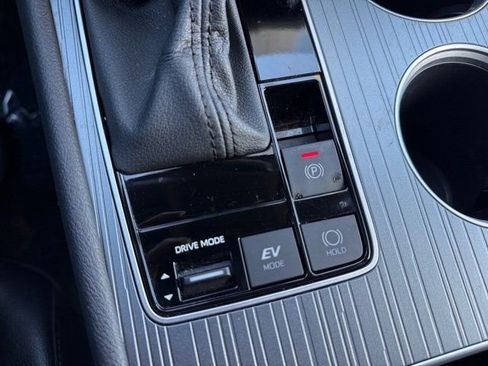 Used 2024 Toyota Sienna XLE Woodland Edition image 20