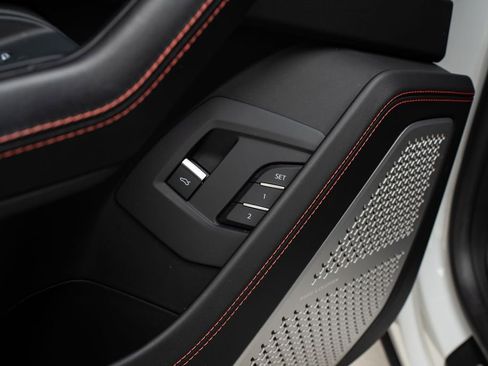 Used 2019 Lamborghini Urus image 24