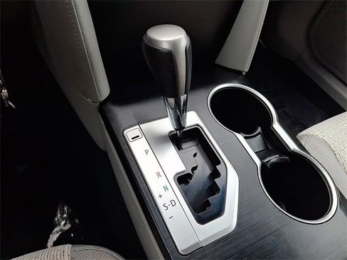 Used 2013 Toyota Camry LE image 14