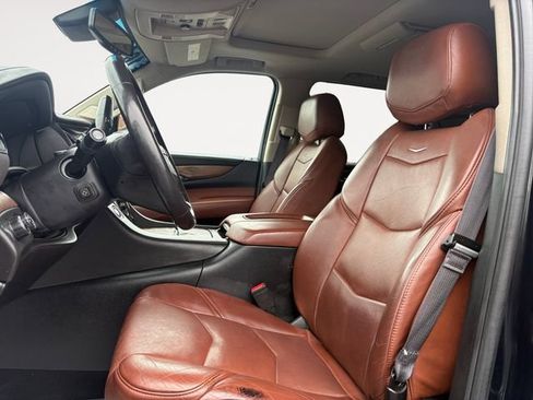 Used 2016 Cadillac Escalade Premium AWD/4WD image 9