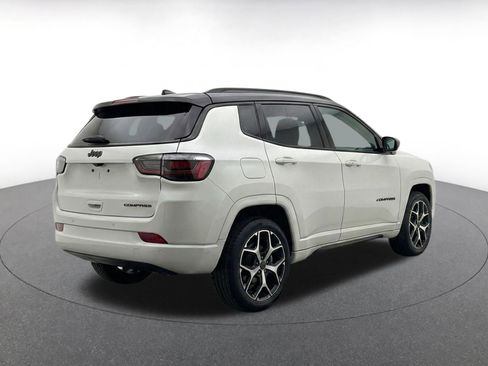 Used 2025 Jeep Compass Limited AWD/4WD image 9