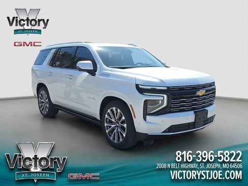 Used 2025 Chevrolet Tahoe High Country AWD/4WD image 1
