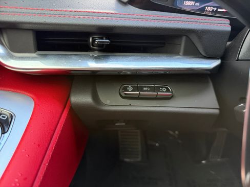 Used 2020 Chevrolet Corvette Stingray Preferred Cpe w/ 2LT Preferred Equipment Group RWD image 22