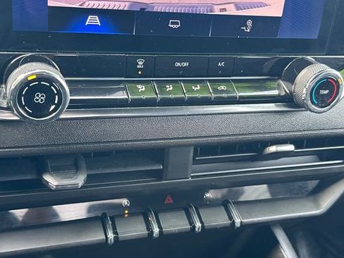 Used 2023 Chevrolet Colorado W/T image 23