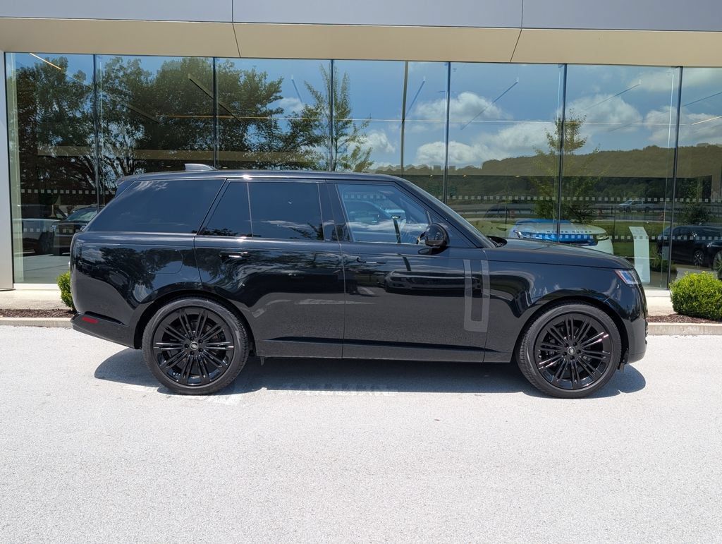 Used 2023 Land Rover Range Rover SE AWD/4WD image 8