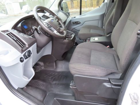 Used 2016 Ford Transit 250 130 Low Roof image 19