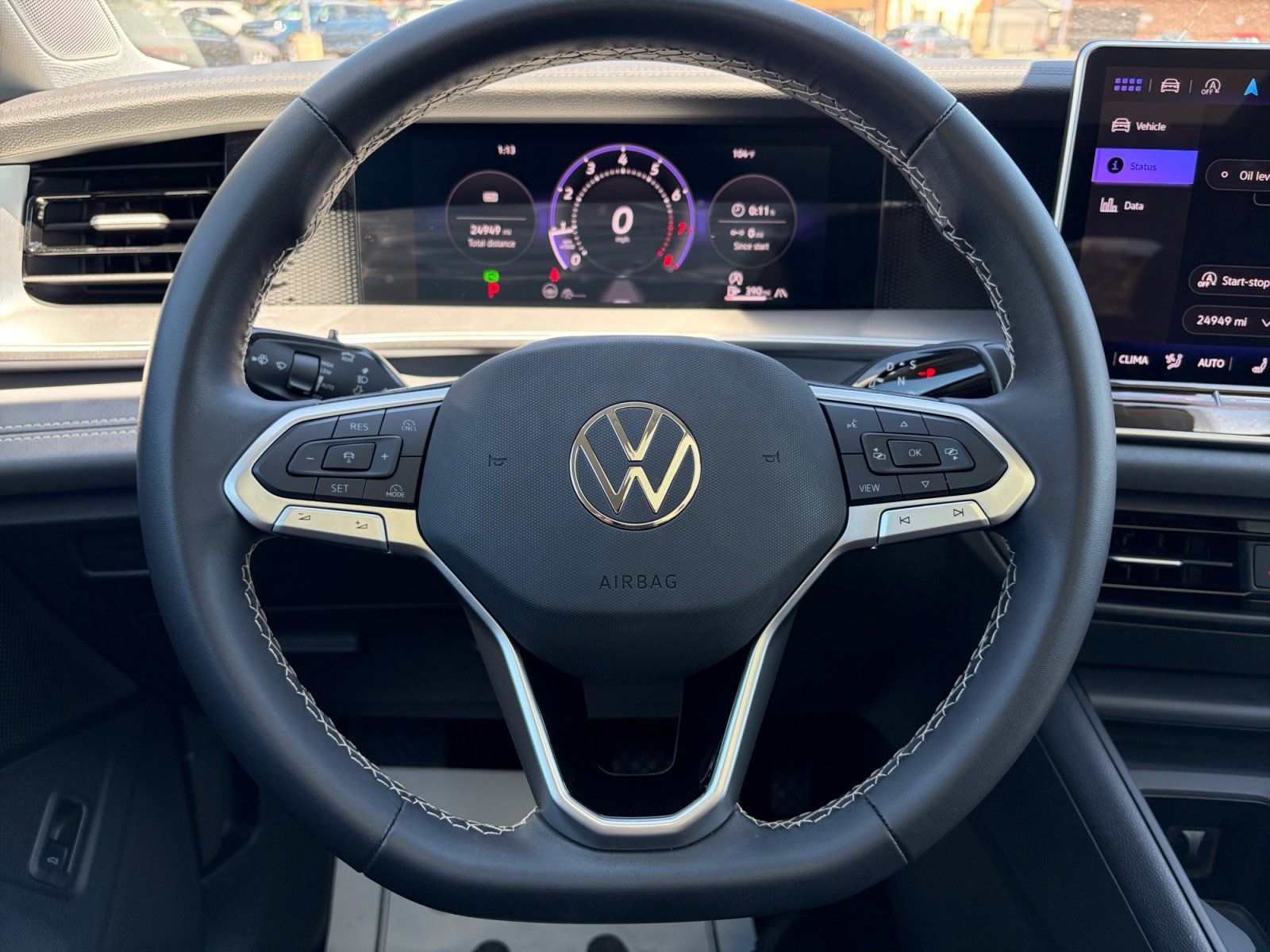 Certified 2025 Volkswagen Tiguan SE w/ Panoramic Sunroof Package AWD/4WD image 9