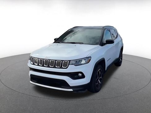 Used 2025 Jeep Compass Limited image 7