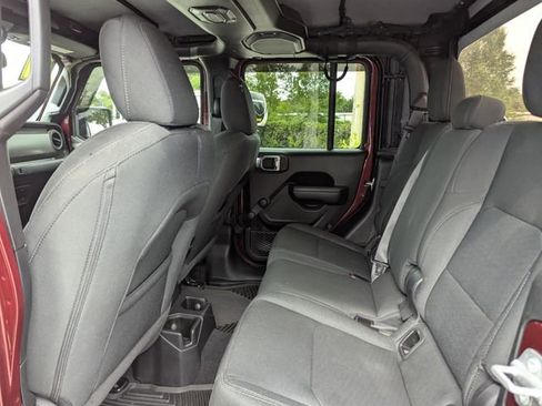 Used 2021 Jeep Gladiator Sport AWD/4WD image 19