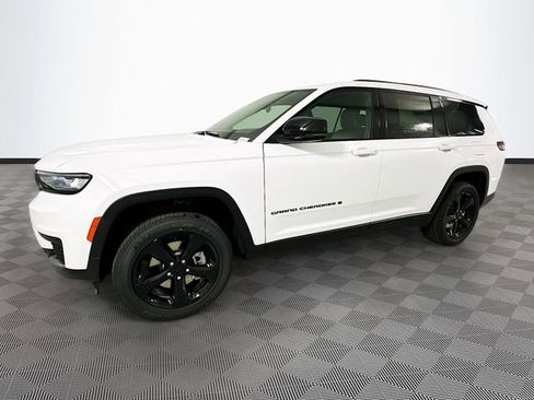 New 2025 Jeep Grand Cherokee L Altitude image 23