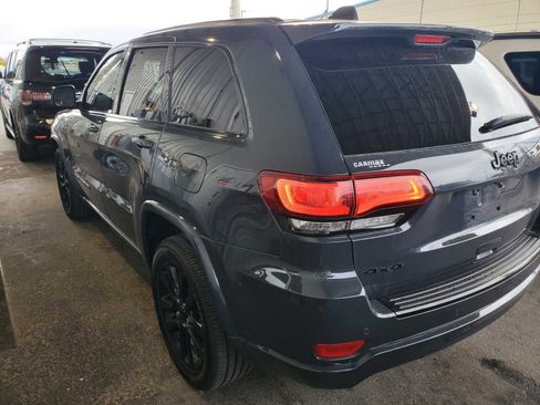 Used 2018 Jeep Grand Cherokee Altitude image 3