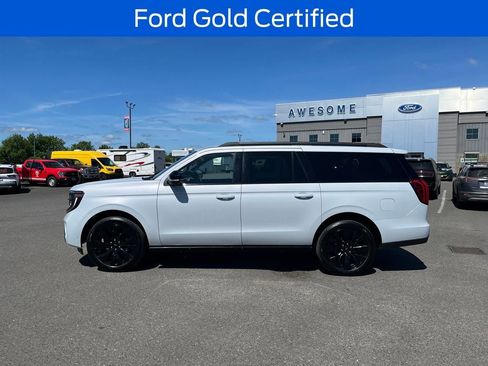 Used 2025 Ford Expedition Max Platinum w/ Stealth Appearance Package AWD/4WD image 3