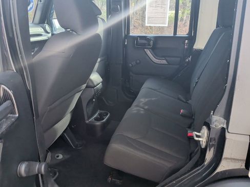 Used 2016 Jeep Wrangler Unlimited Sport w/ Max Tow Package image 10