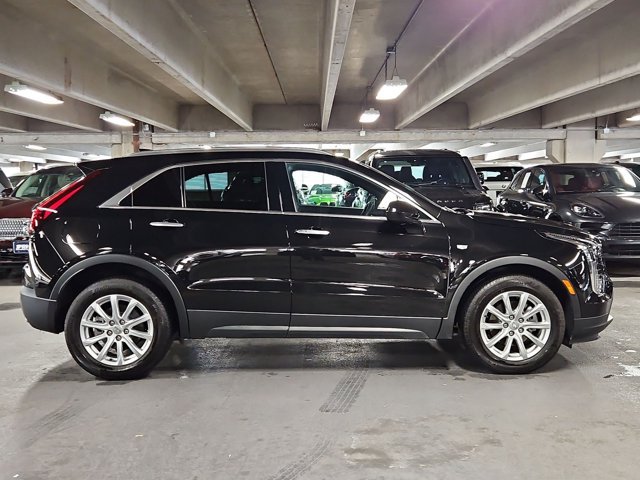 Used 2023 Cadillac XT4 Luxury w/ Cold Weather Package AWD/4WD image 4