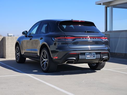 Certified 2025 Porsche Macan image 3
