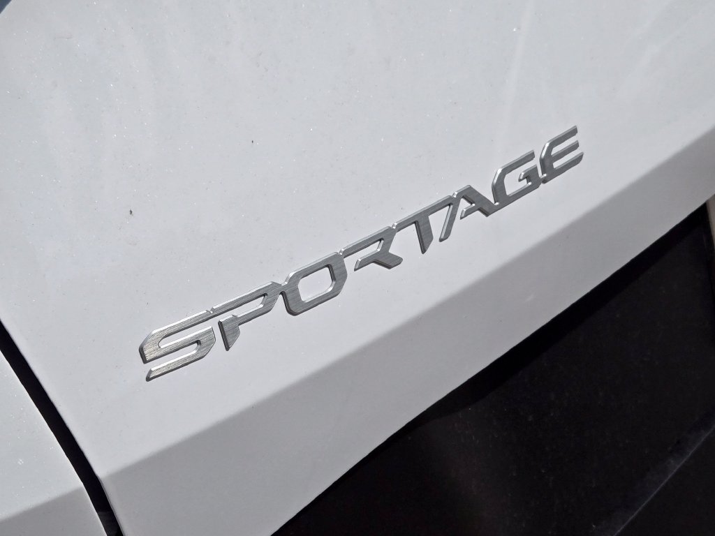 New 2026 Kia Sportage EX w/ EX Panorama Roof Package FWD image 8