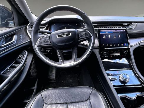 Used 2023 Jeep Grand Cherokee L Limited w/ Luxury Tech Group II AWD/4WD image 18