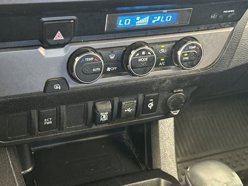 Certified 2022 Toyota Tacoma TRD Sport RWD image 18