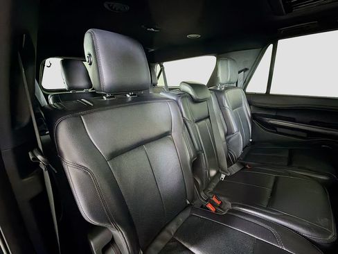 Used 2020 Ford Expedition Max XLT w/ Equipment Group 202A RWD image 31