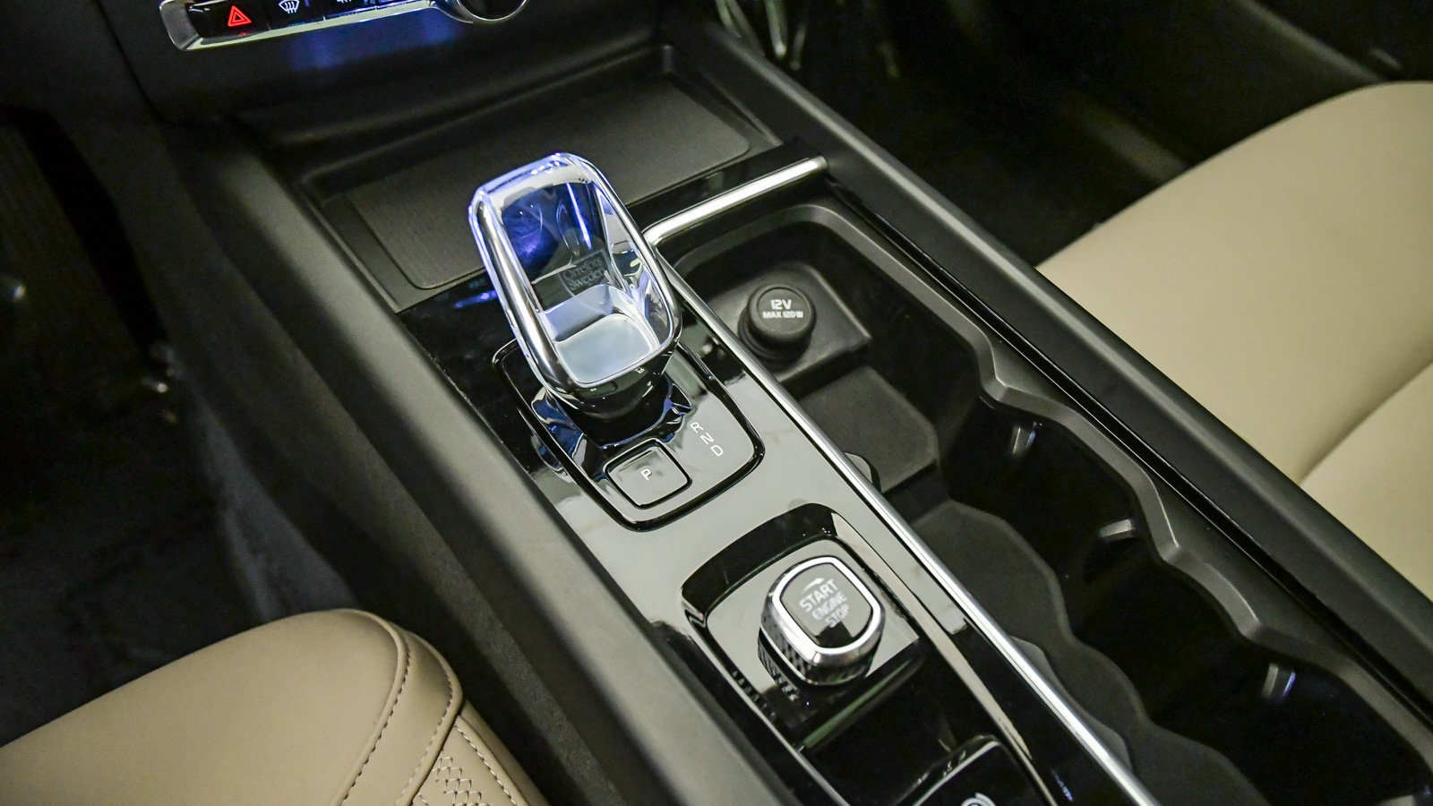 Certified 2026 Volvo XC60 B5 Plus AWD/4WD image 20