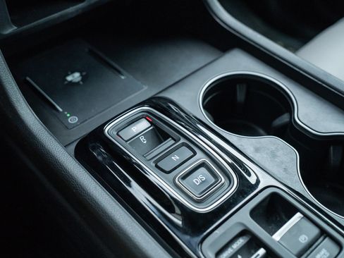 Used 2025 Honda Pilot EX-L image 14