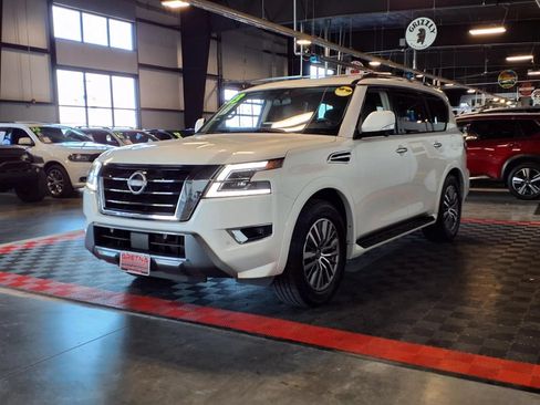 Used 2023 Nissan Armada SL w/ Captain's Chairs Package AWD/4WD image 3