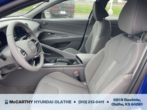 Certified 2025 Hyundai Elantra Sport FWD image 4
