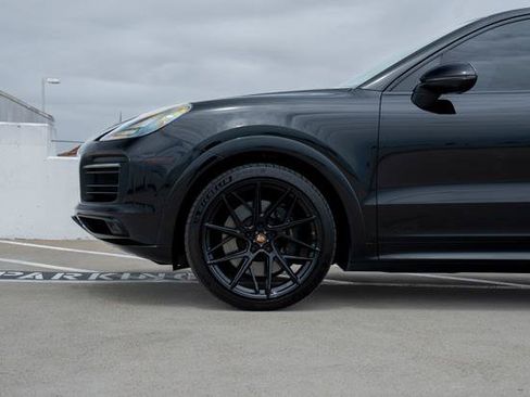 Used 2023 Porsche Cayenne GTS AWD/4WD image 8