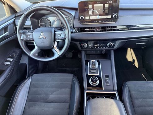 Used 2024 Mitsubishi Outlander SE image 4