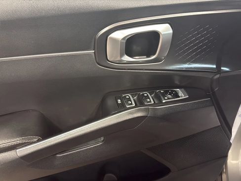 Used 2022 Kia Sorento S w/ Panoramic Sunroof Package FWD image 10