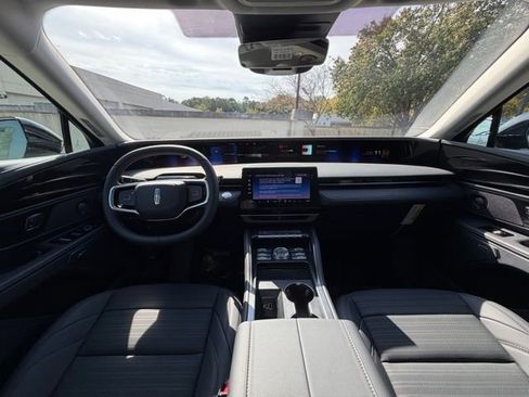 New 2026 Lincoln Nautilus Reserve w/ Jet Appearance Package image 11