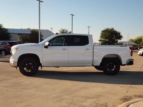 Used 2025 Chevrolet Silverado 1500 LT w/ Safety Package AWD/4WD image 4